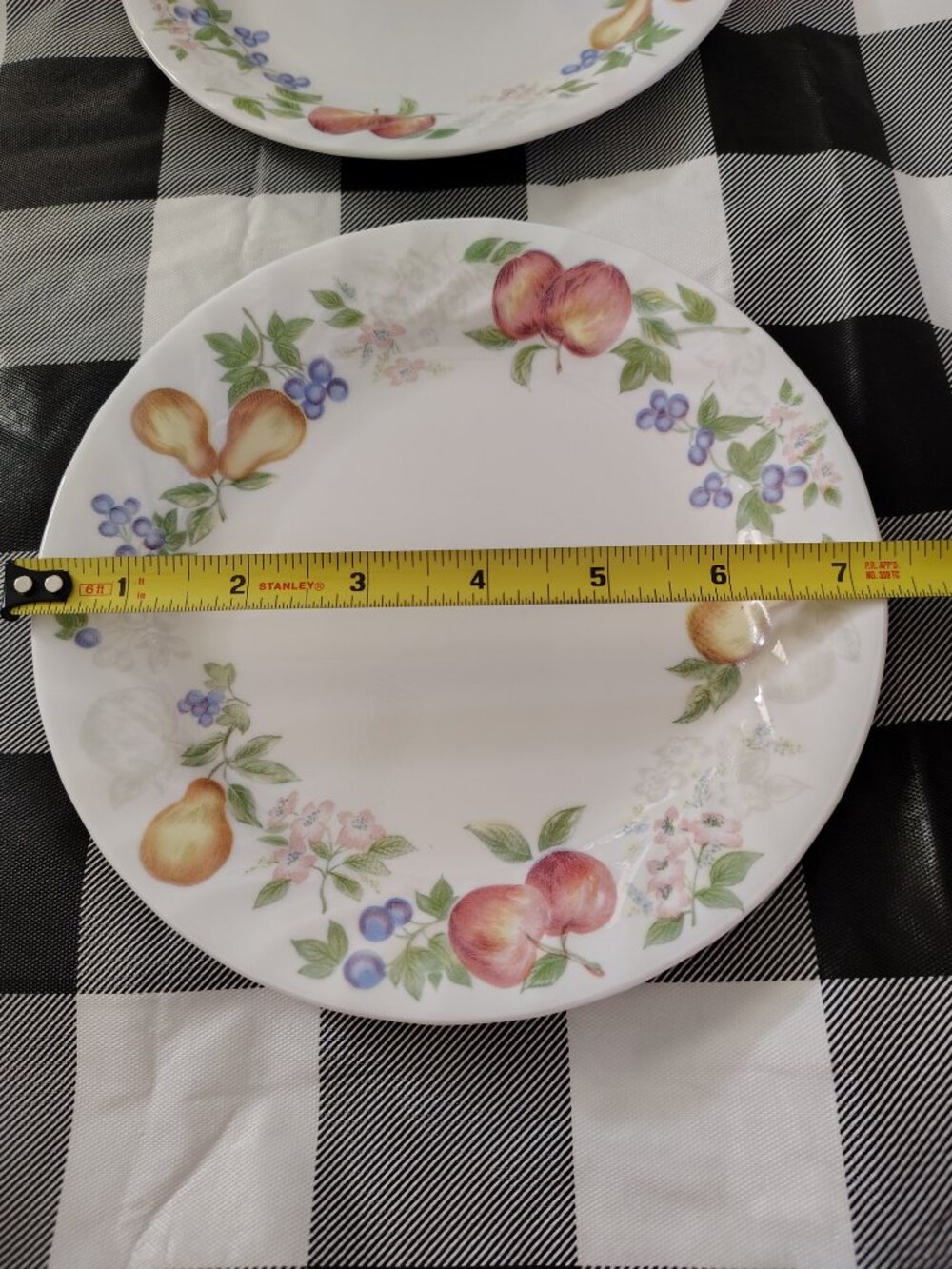 2pc Corelle Salad Plate Chutney SWIRL RIM CORNING Fruit Apple Pear Blueberries - Picture 3 of 5